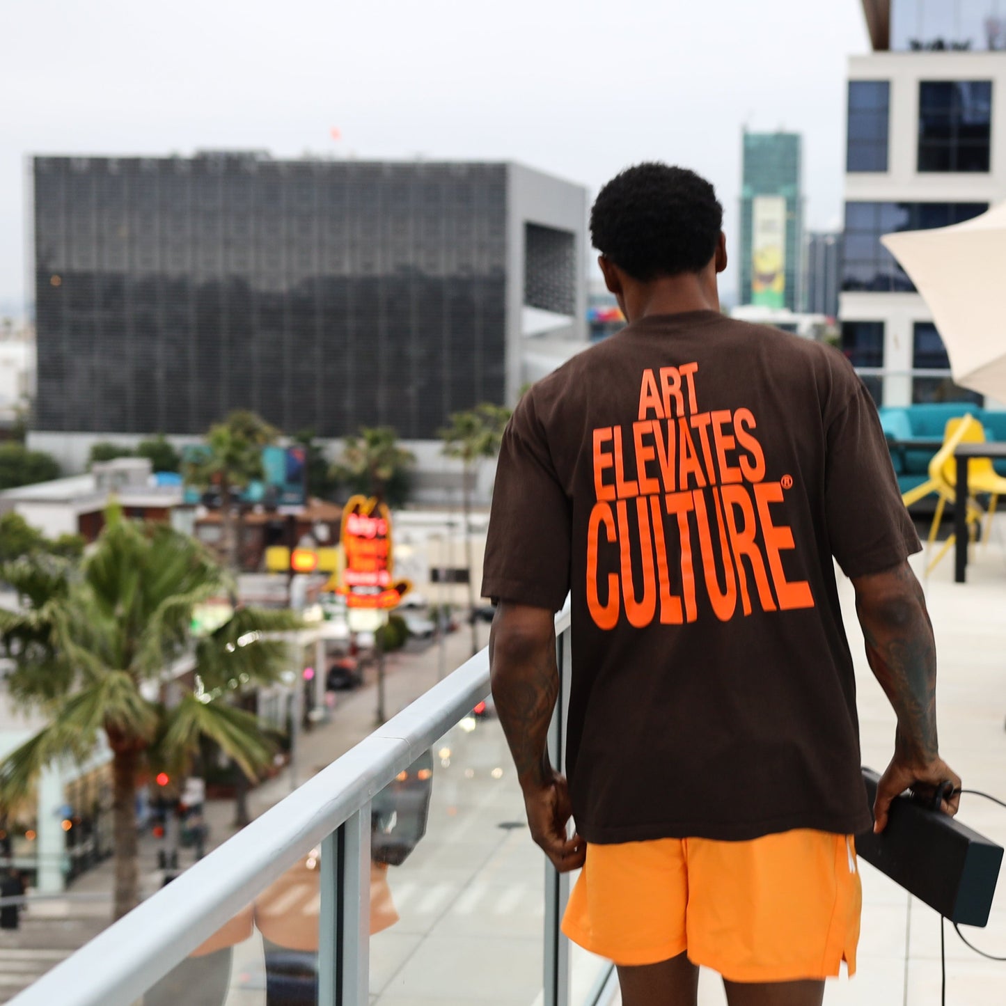"Art Elevates Culture" TEE - PUFF PRINT (BROWN)